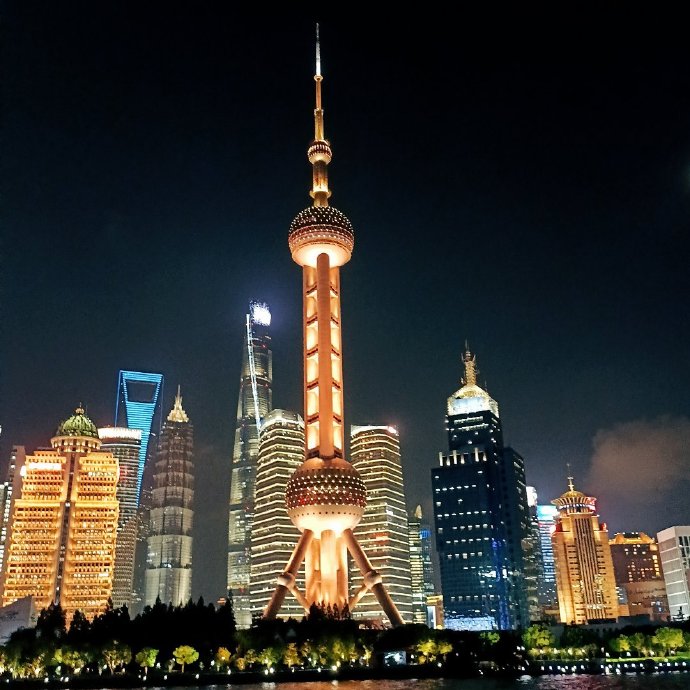 上海盛会，嘉宾云集，观众热切期待